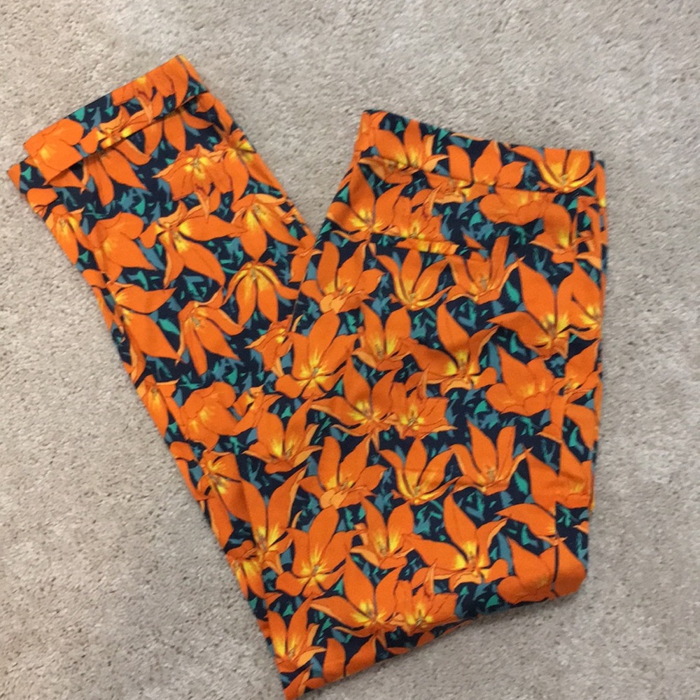 Capri floral NWOT